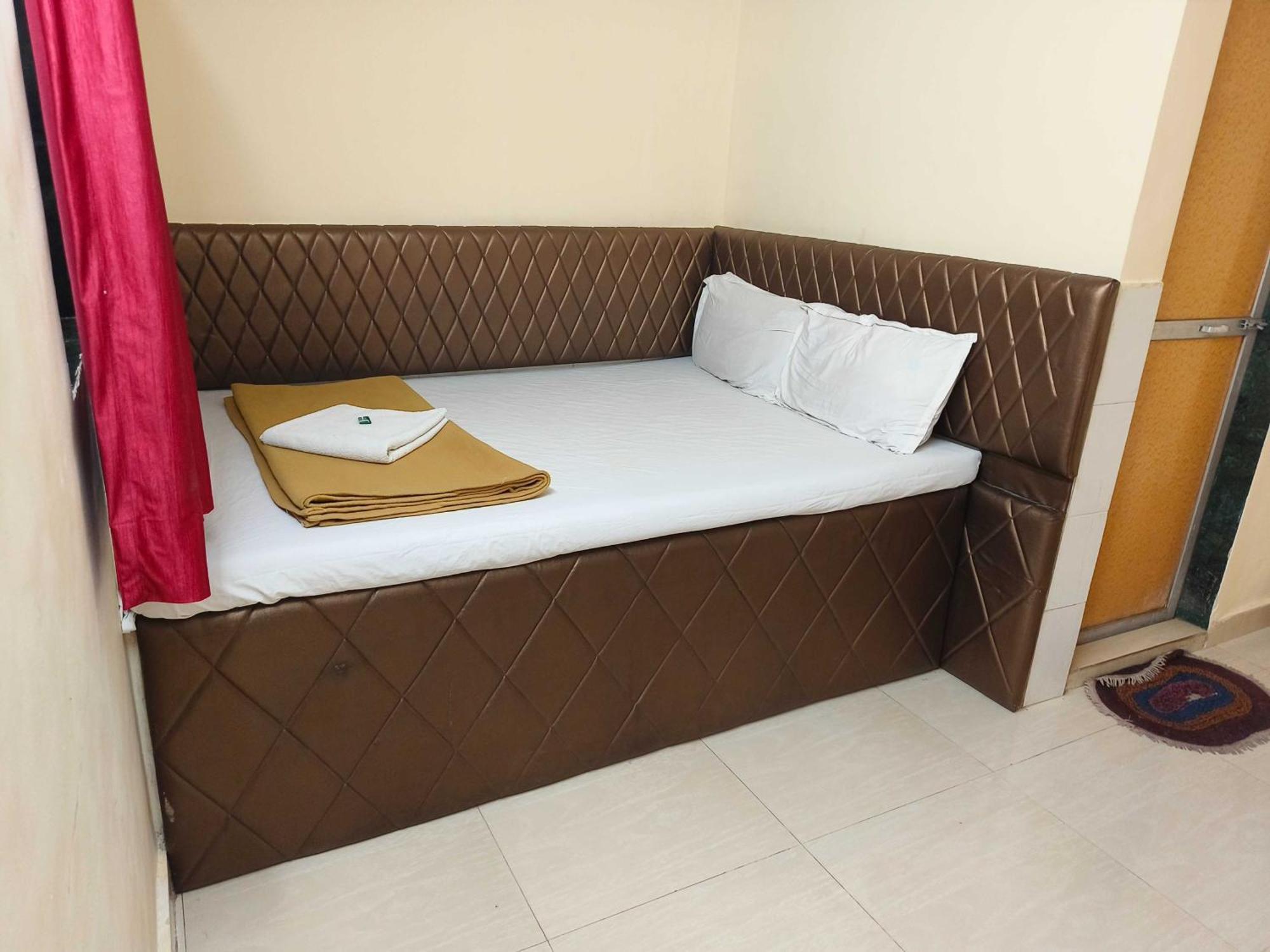 Hotel O Sai Palace Mumbai Dış mekan fotoğraf